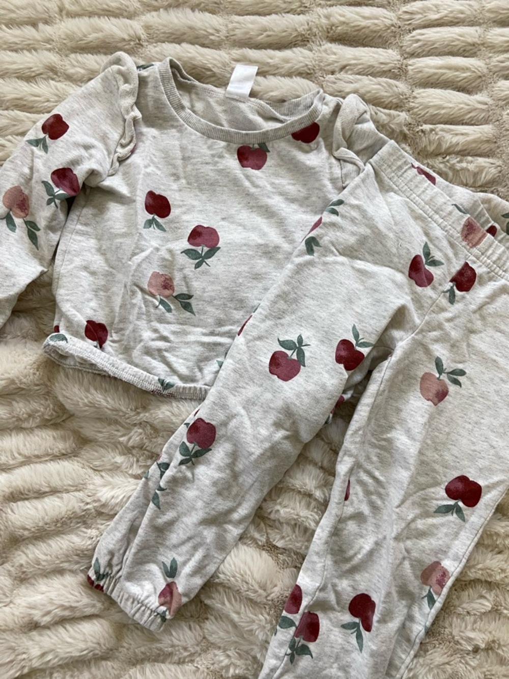 4t girls apple matching set